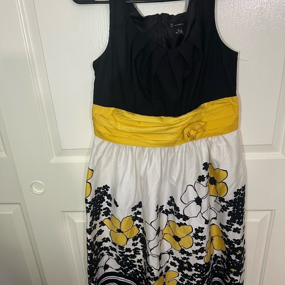 New Directions Dress size 10. Yellow, black and white floral‎